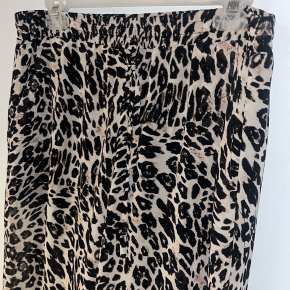 Kardashian Animal Print Wide Leg Drawstring Pants Pockets Size Medium Sheer - Picture 3 of 7